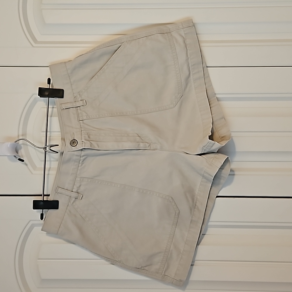Kahki shorts